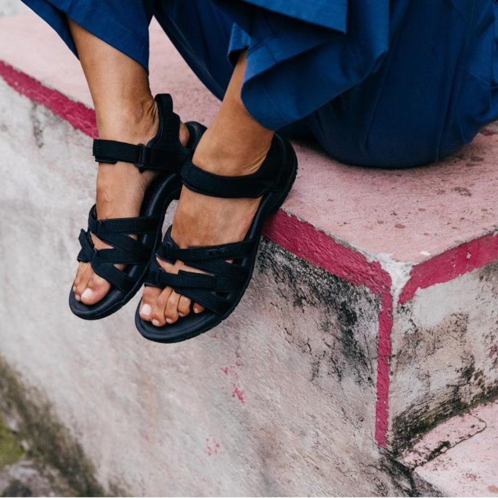 Teva Tirra Sandals 6.5 Black